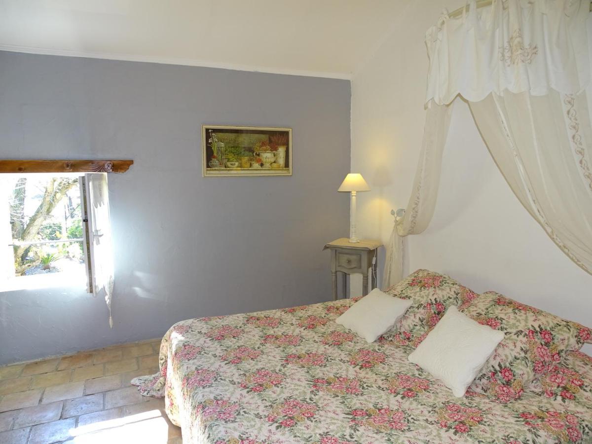 Bastide Des Princes B&B Caderousse Exteriör bild
