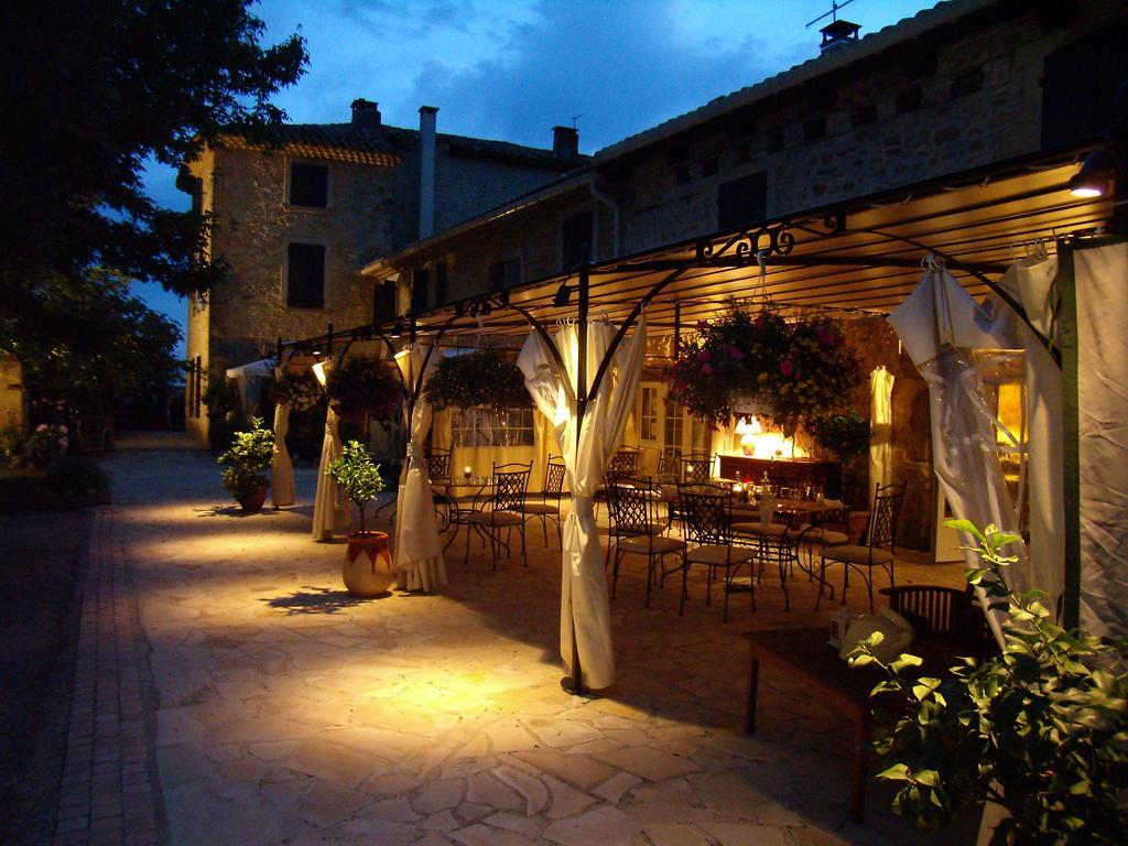 Bastide Des Princes B&B Caderousse Exteriör bild