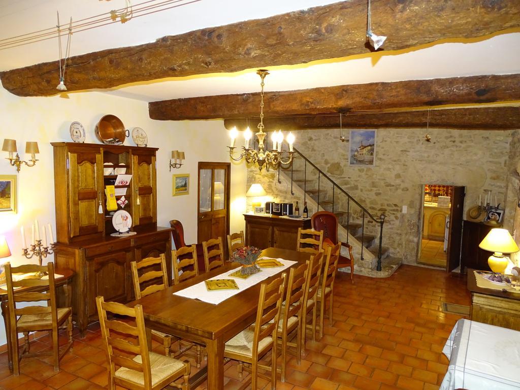 Bastide Des Princes B&B Caderousse Exteriör bild