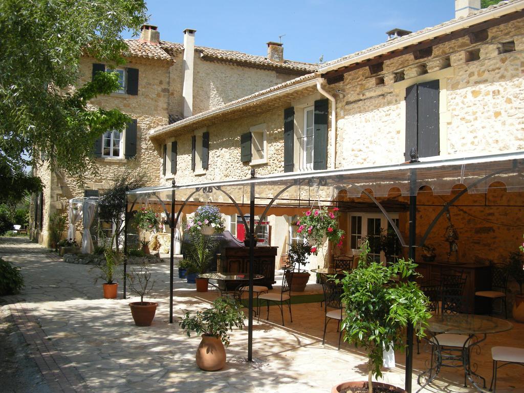 Bastide Des Princes B&B Caderousse Exteriör bild