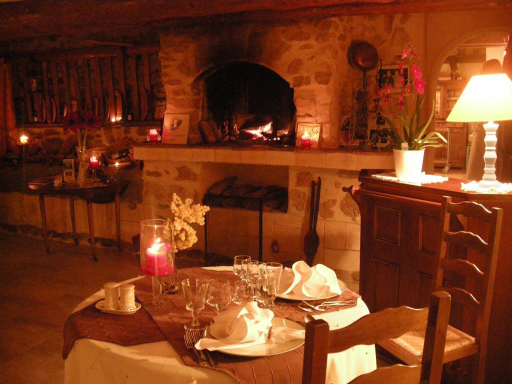 Bastide Des Princes B&B Caderousse Exteriör bild