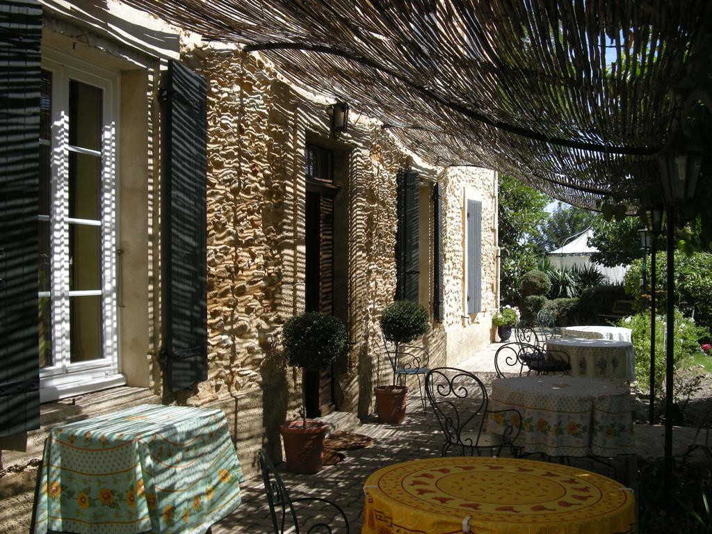 Bastide Des Princes B&B Caderousse Exteriör bild
