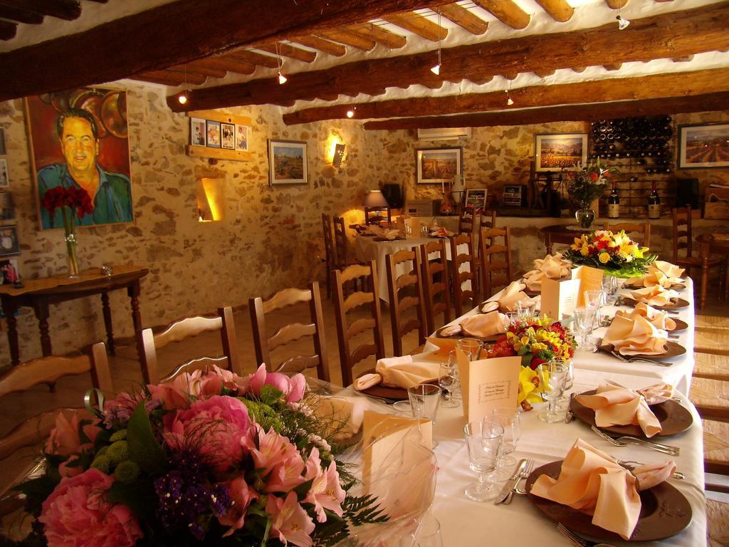 Bastide Des Princes B&B Caderousse Exteriör bild