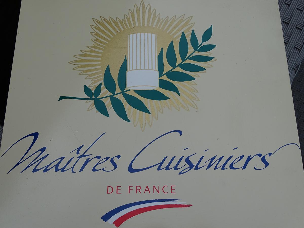 Bastide Des Princes B&B Caderousse Exteriör bild